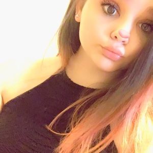 Meet your Posher, Alexia